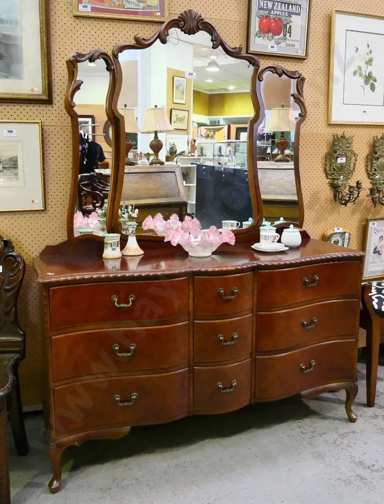 reproduction burr-walnut & mahogany rope-edged bow-front 9-drawer duchess, wing mirrors, claw&ball feet H1850 W1370 D430 Image 1++