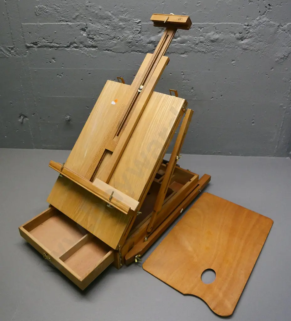 portable artist's easel and paint box, with brass hardware, leather handle H-700 as photographed, case L-550 W-400 Image 1++