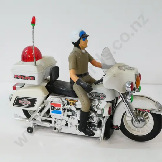 retro battery-powered Highway Patrol motorcycle and rider - made in Taiwan H-300 L-380 (untested, no returns)