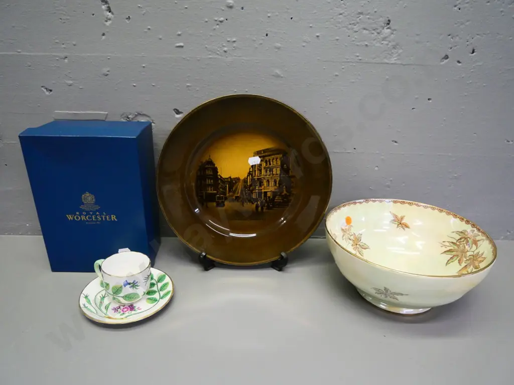Maling 'Eden Spray' fruit bowl D-215, High Street Dunedin souvenir plate, boxed Royal Worcester coffee cup & saucer Image 1++