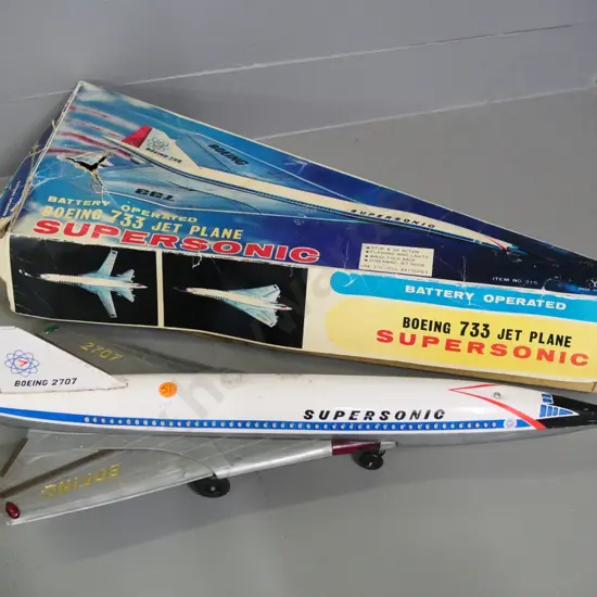 large model Boeing 2707 fold-back wing jet L-550 - note box has picture of model 733. Corrosion to jet, damage to box L-