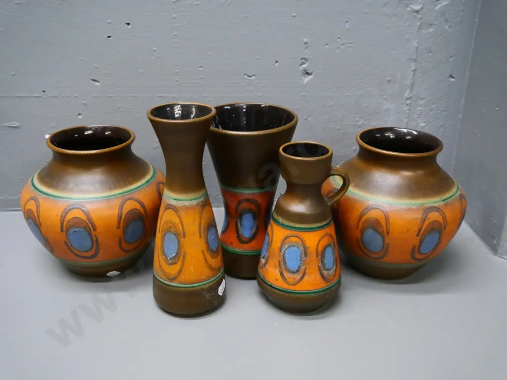 5 matching pattern German pottery vases including pair of round vases - tallest is H-200 Image 1++
