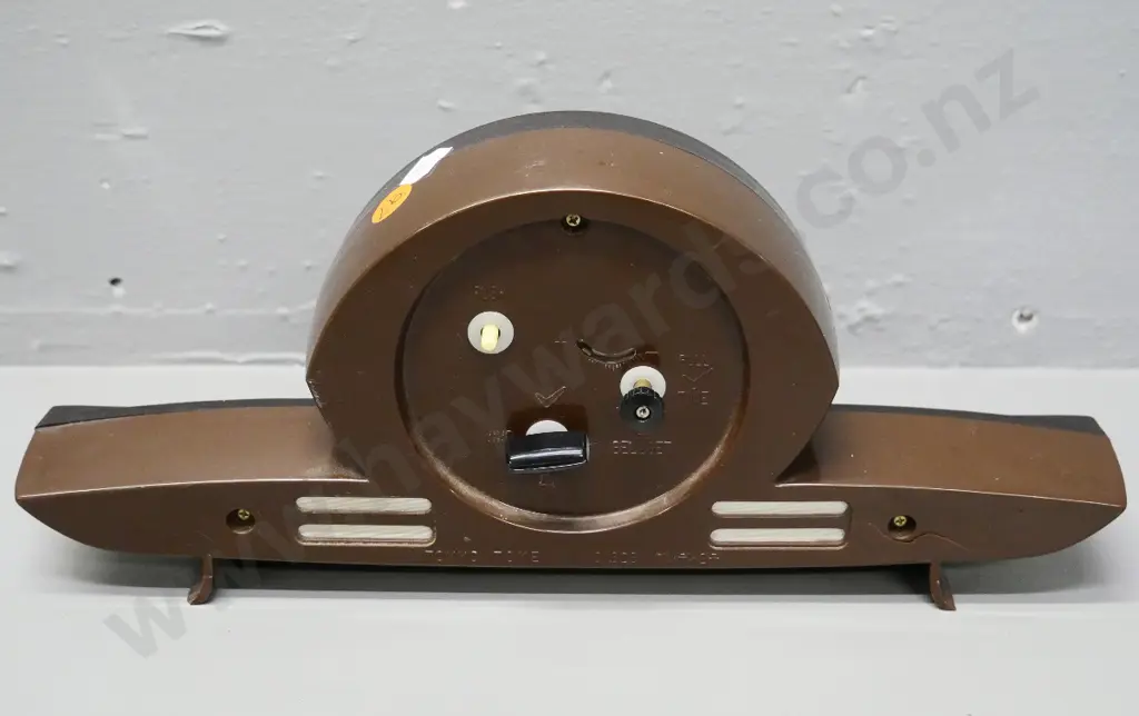 "Tokyo Tokei" Japanese wind-up plastic-cased mantel/table alarm clock H-130 W-300 Image 1++