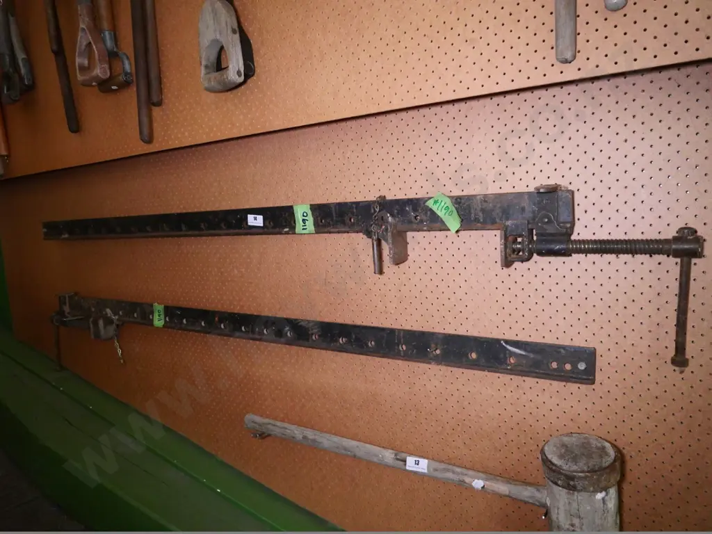 pair of heavy duty sash clamps Image 1++