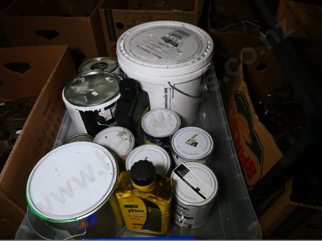 paint tins and motor oil Image 1++