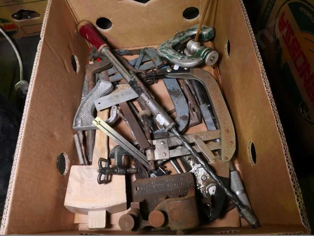 box of valve pulls, wooden mallet, etc. Image 1++