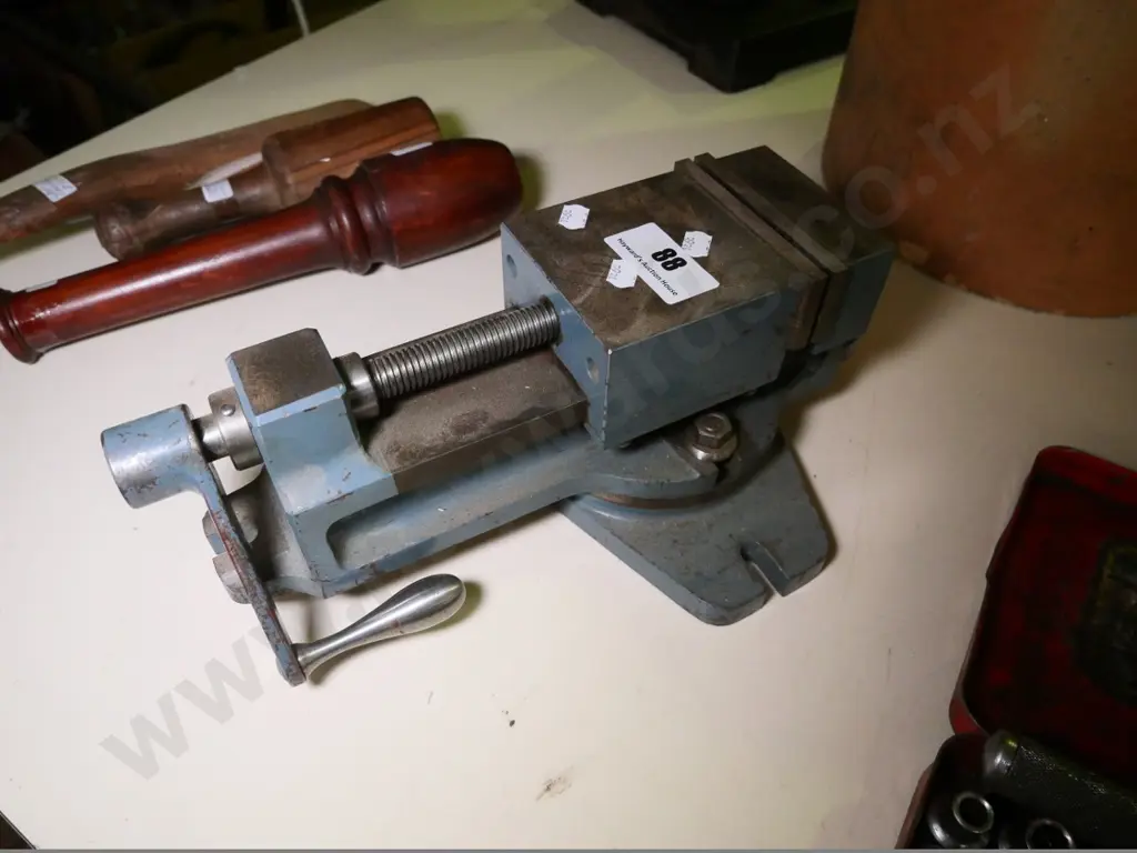 engineer's milling vise Image 1++