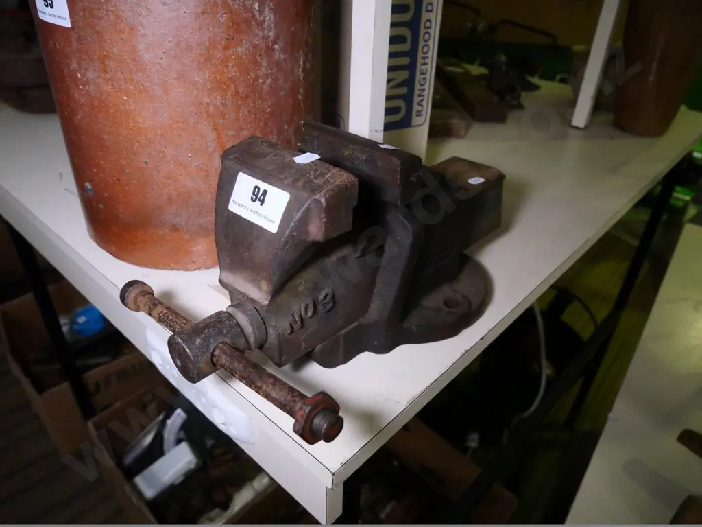 vintage Record No. 3 engineer's vise Image 1++