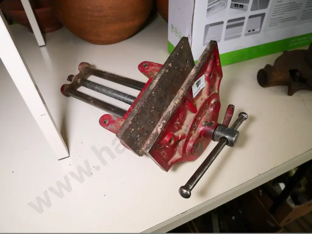 Dawn No. 9 quick-release woodworking vise Image 1++