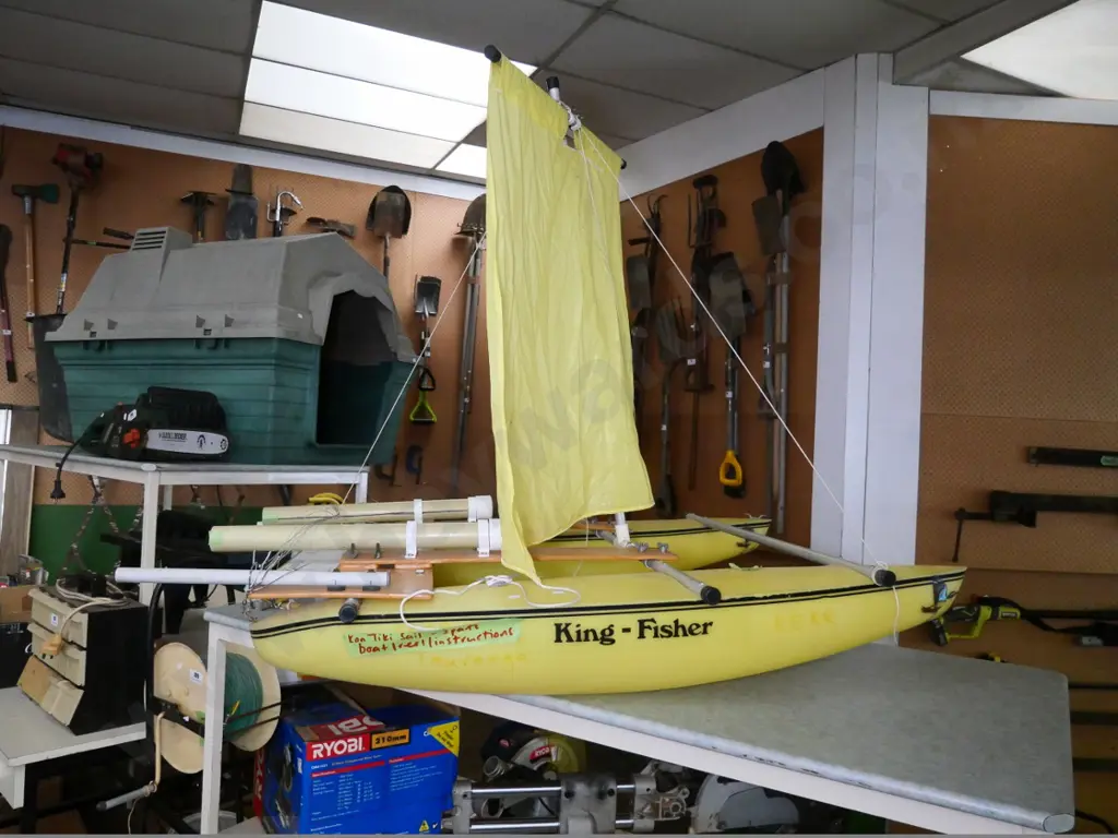 King-Fisher Contiki sail catamaran with reel and line Image 1++
