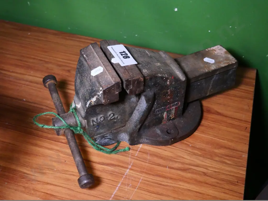 Record No. 2 engineer's vise Image 1++
