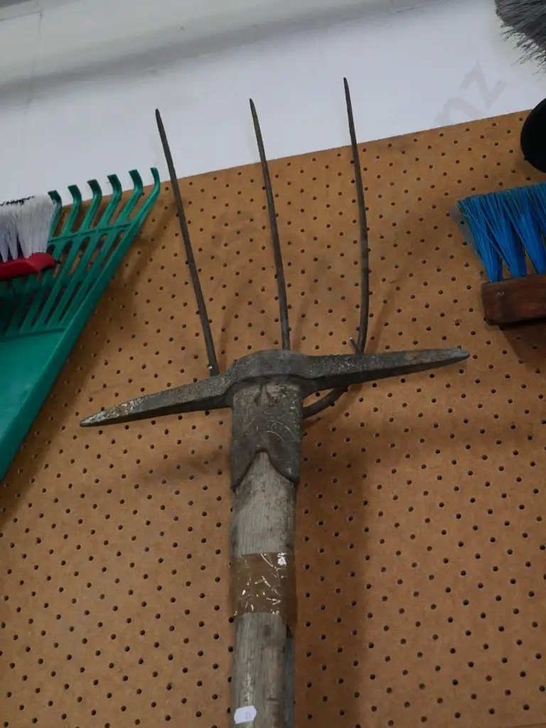 vintage pitchfork and pick-axe Image 1++