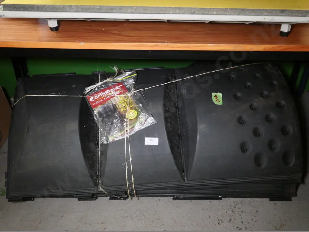 Earthmaker black plastic compost bin Image 1++