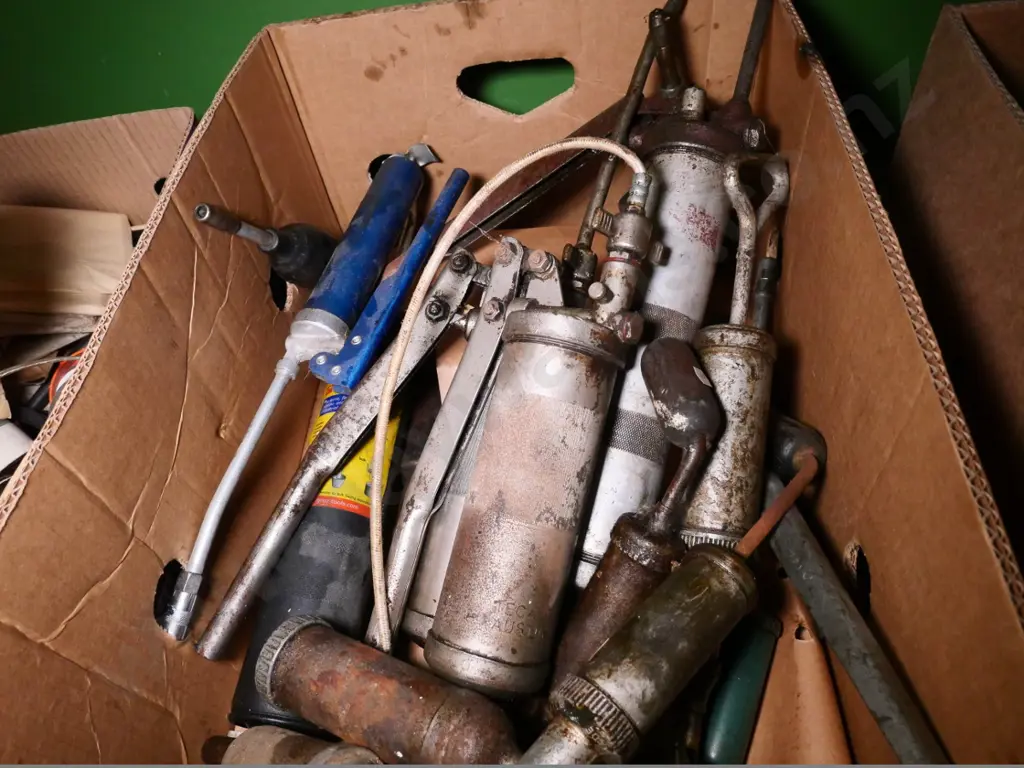 box of grease guns Image 1++