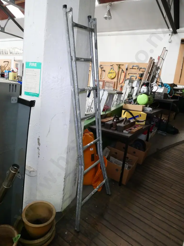 metal scaffolding stand Image 1++