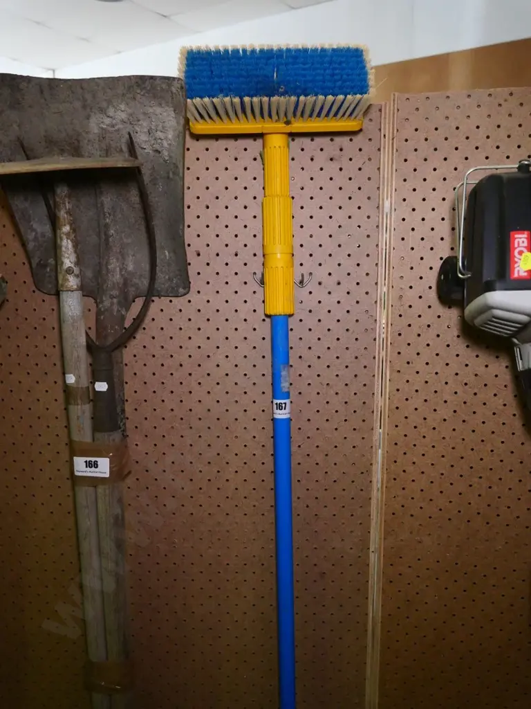 telescopic window brush Image 1++