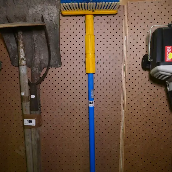 telescopic window brush