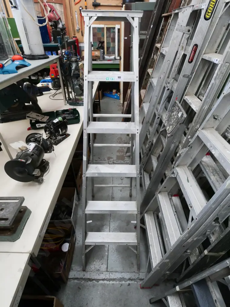 5-step aluminium ladder Image 1++