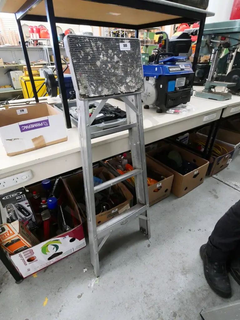 3-step aluminium ladder Image 1++