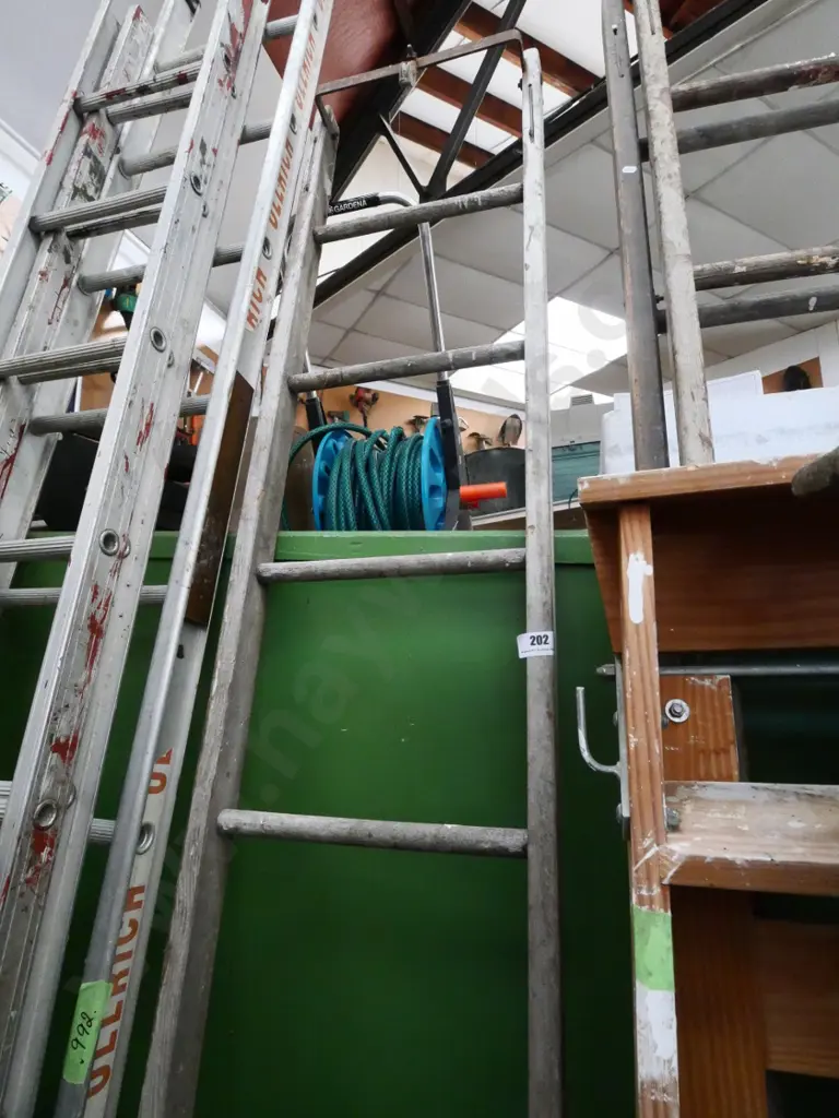 part vintage wooden extension ladder Image 1++
