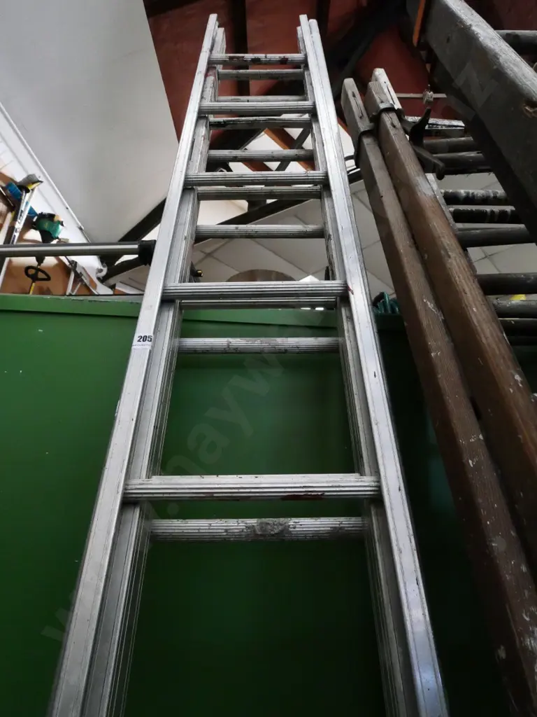 part aluminium extension ladder Image 1++