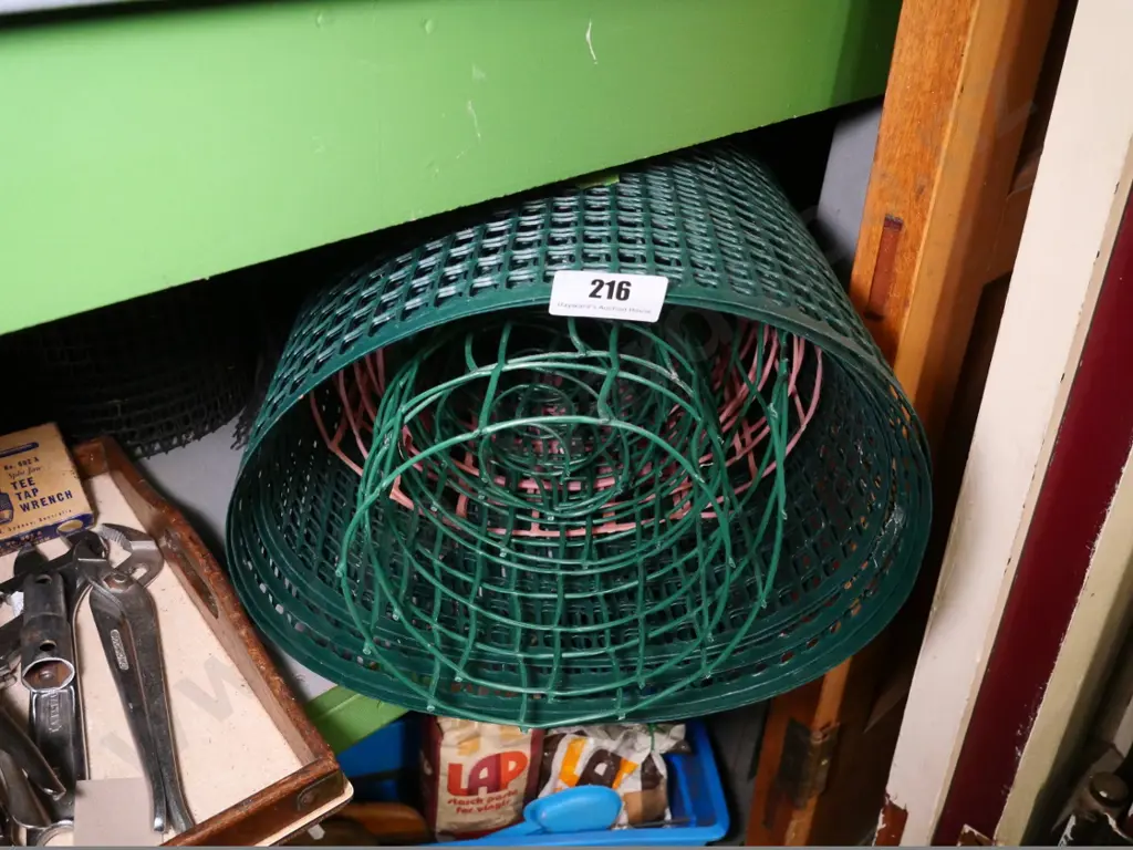 rolls of plastic netting Image 1++