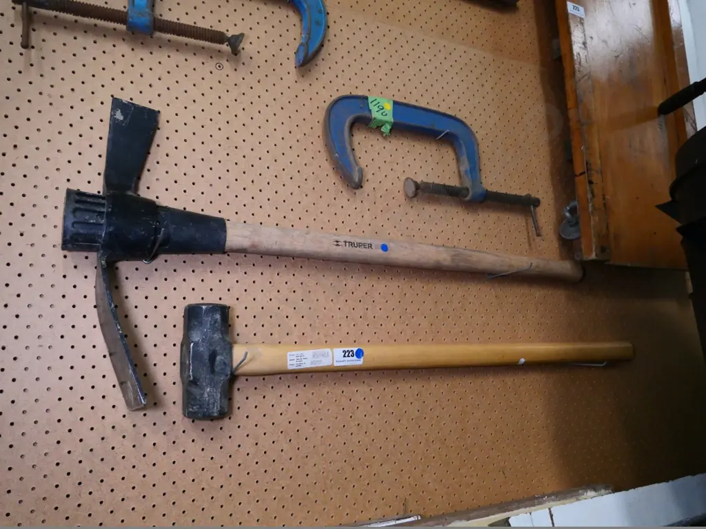 sledge-hammer and large grubber - blue dots Image 1++