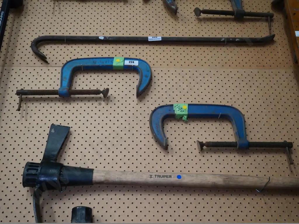 pair of G-clamps - yellow dots Image 1++