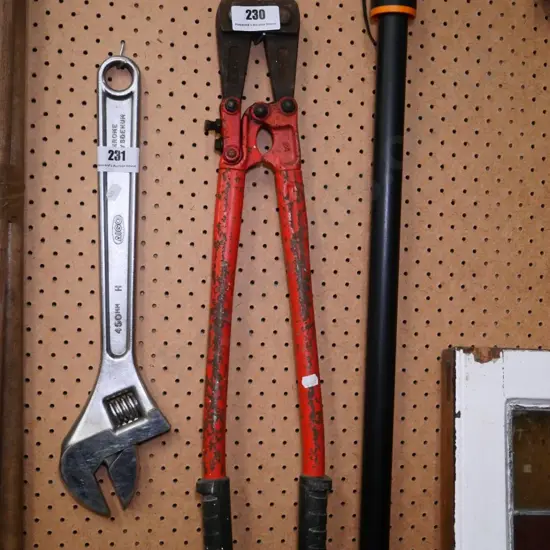 bolt cutters