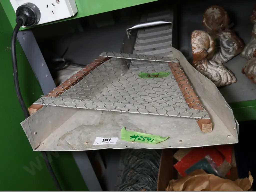 gold-mining sluice Image 1++