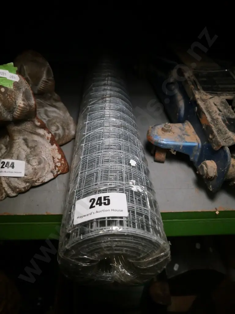 roll of galvanised wire mesh Image 1++