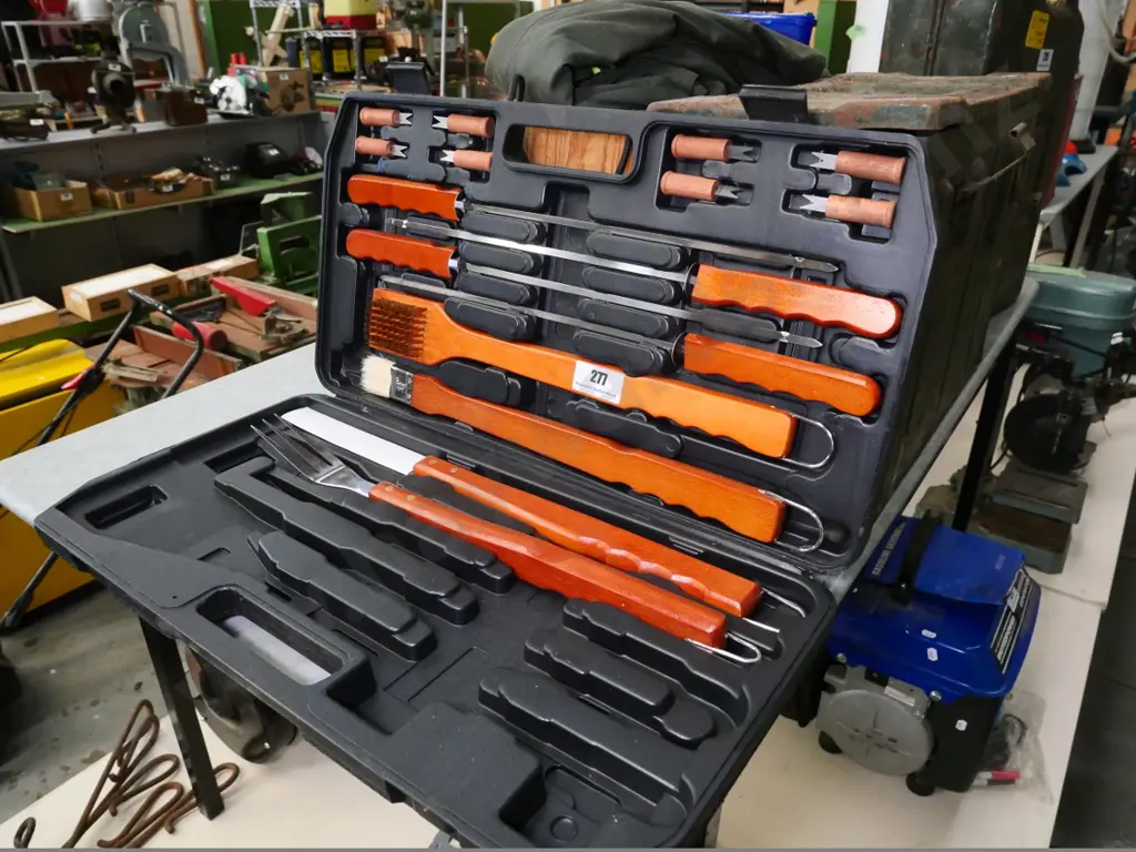cased barbecue tools Image 1++