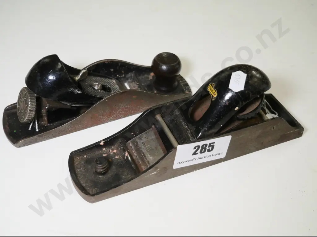 pair of bullnose planes Image 1++