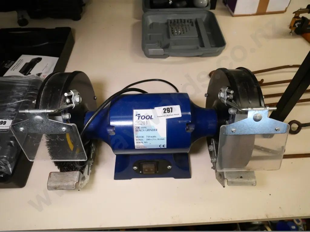 Tooline 200mm bench grinder Image 1++