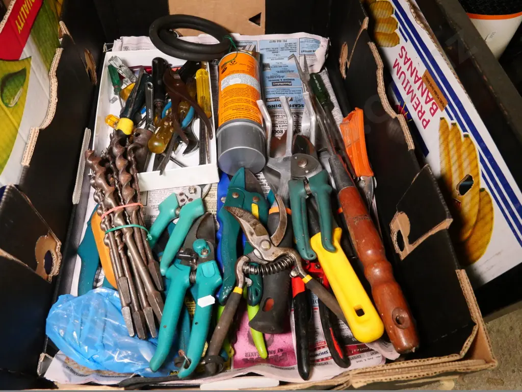 box of auger bits, secaturs, etc. Image 1++