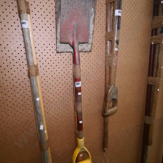 2 garden spades