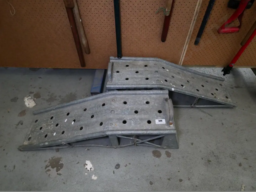 2 galvanised car ramps Image 1++