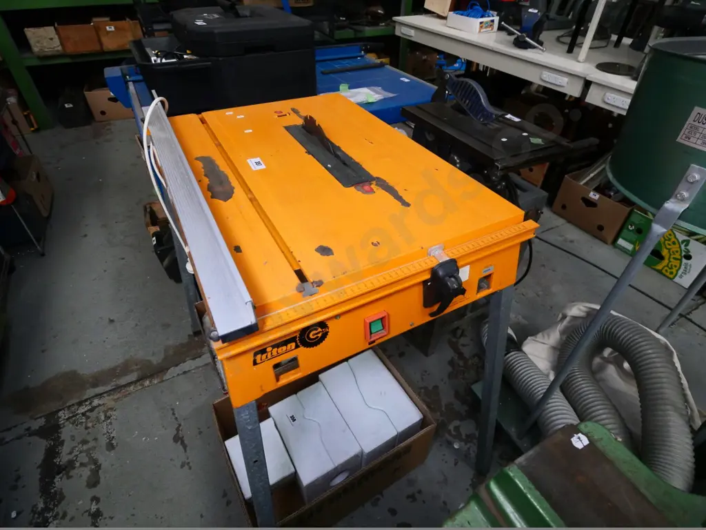 Triton workbench with skilsaw Image 1++