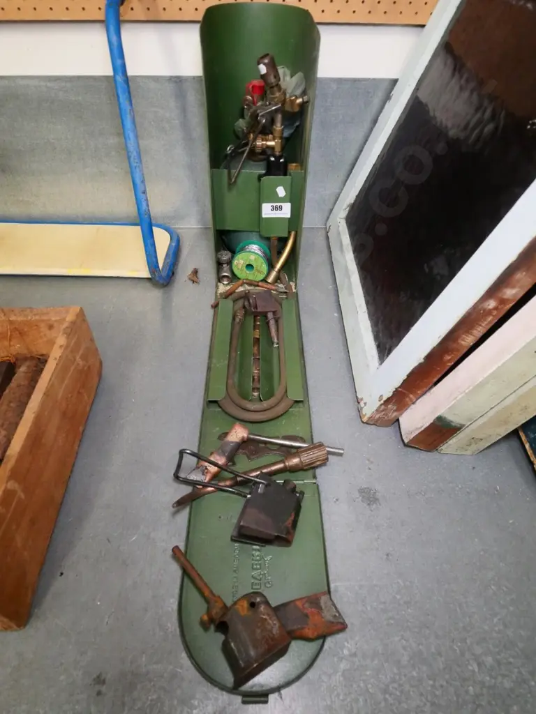 gas torch and accessories in metal case Image 1++