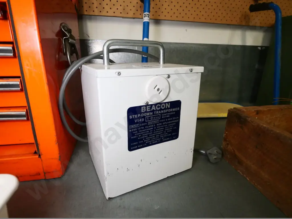 Beacon step-down transformer Image 1++