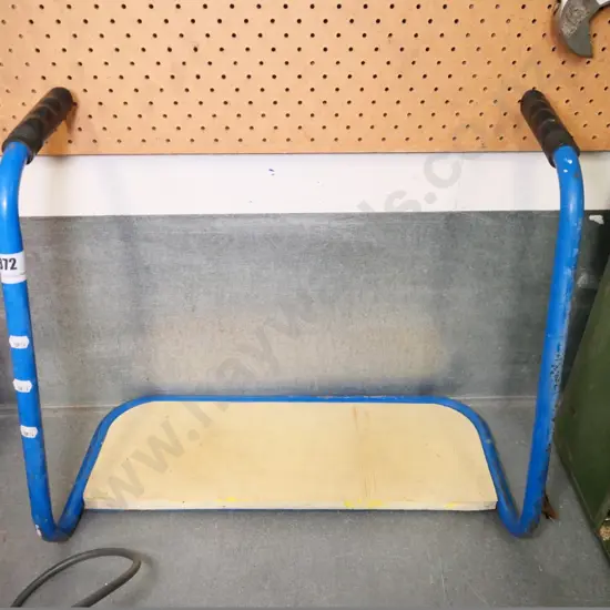 garden kneeler