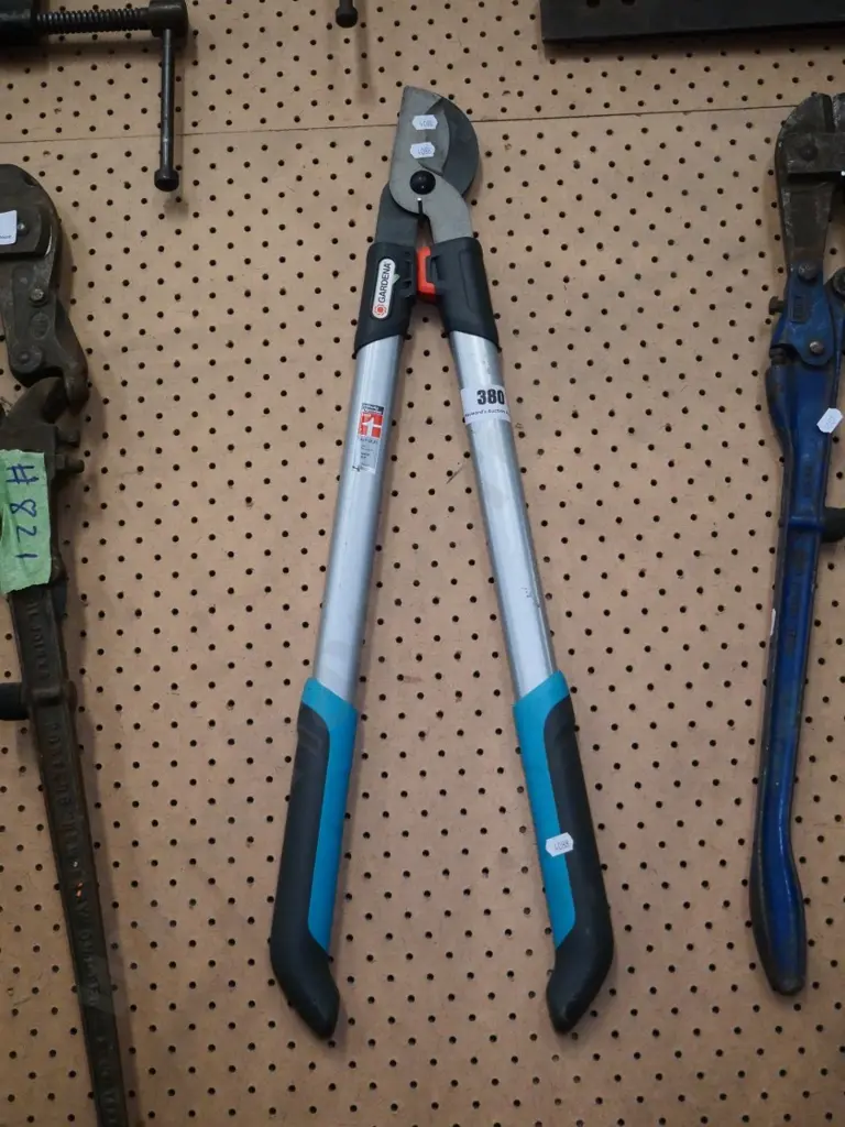 pair of Gardena garden loppers Image 1++