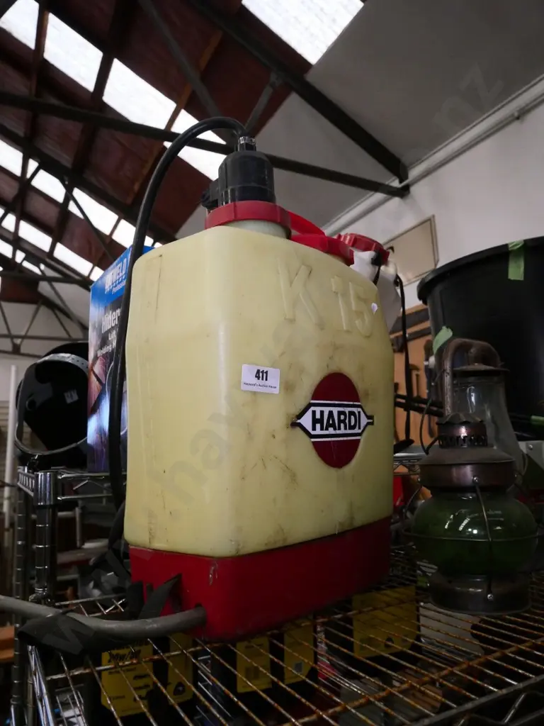 Hardy backpack sprayer Image 1++