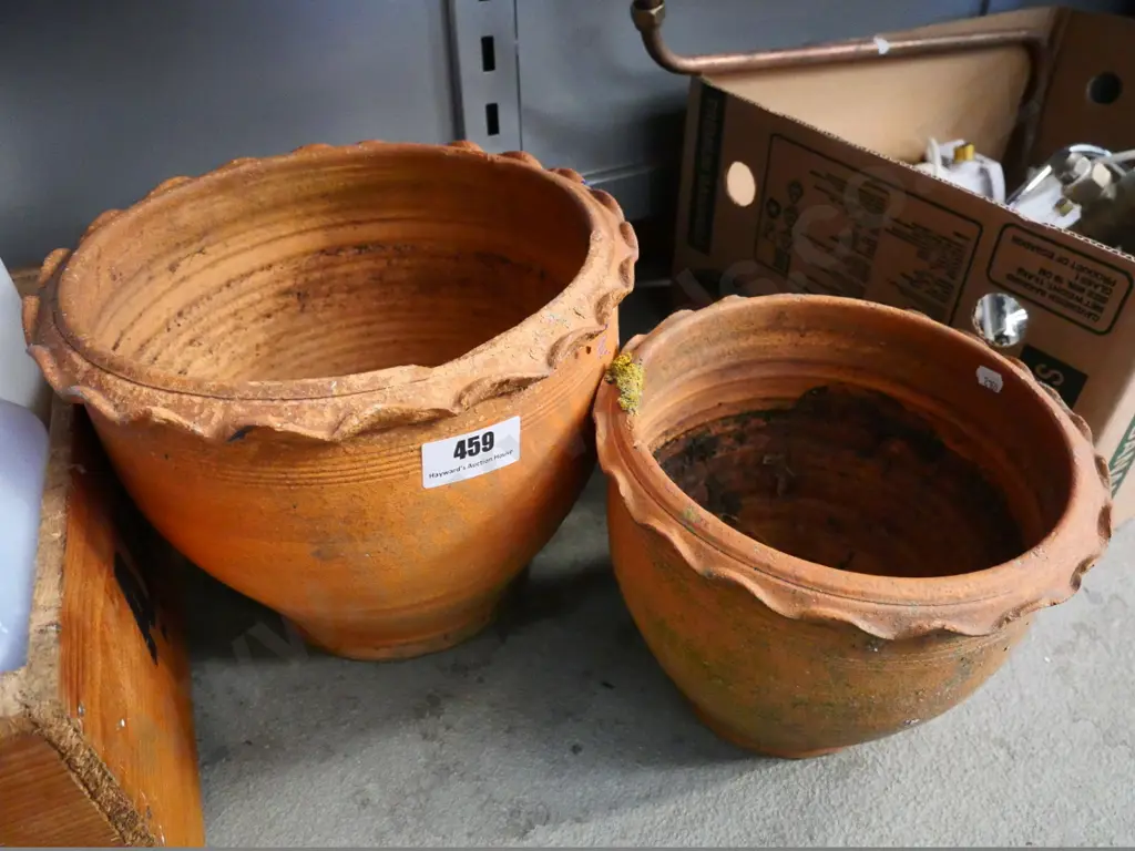2 terracotta garden planters Image 1++