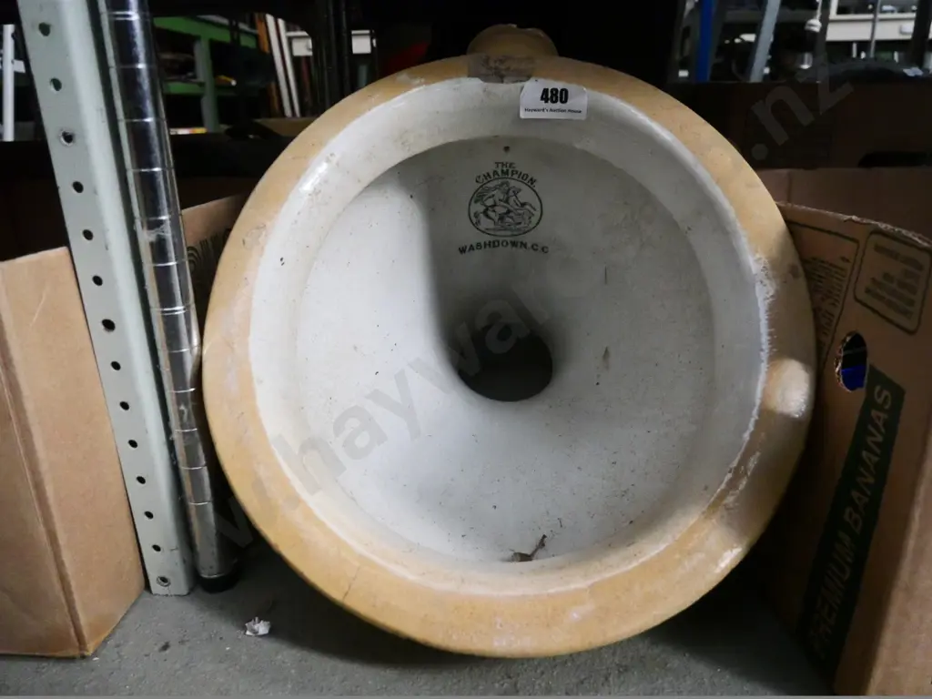 vintage Washdown toilet bowl Image 1++