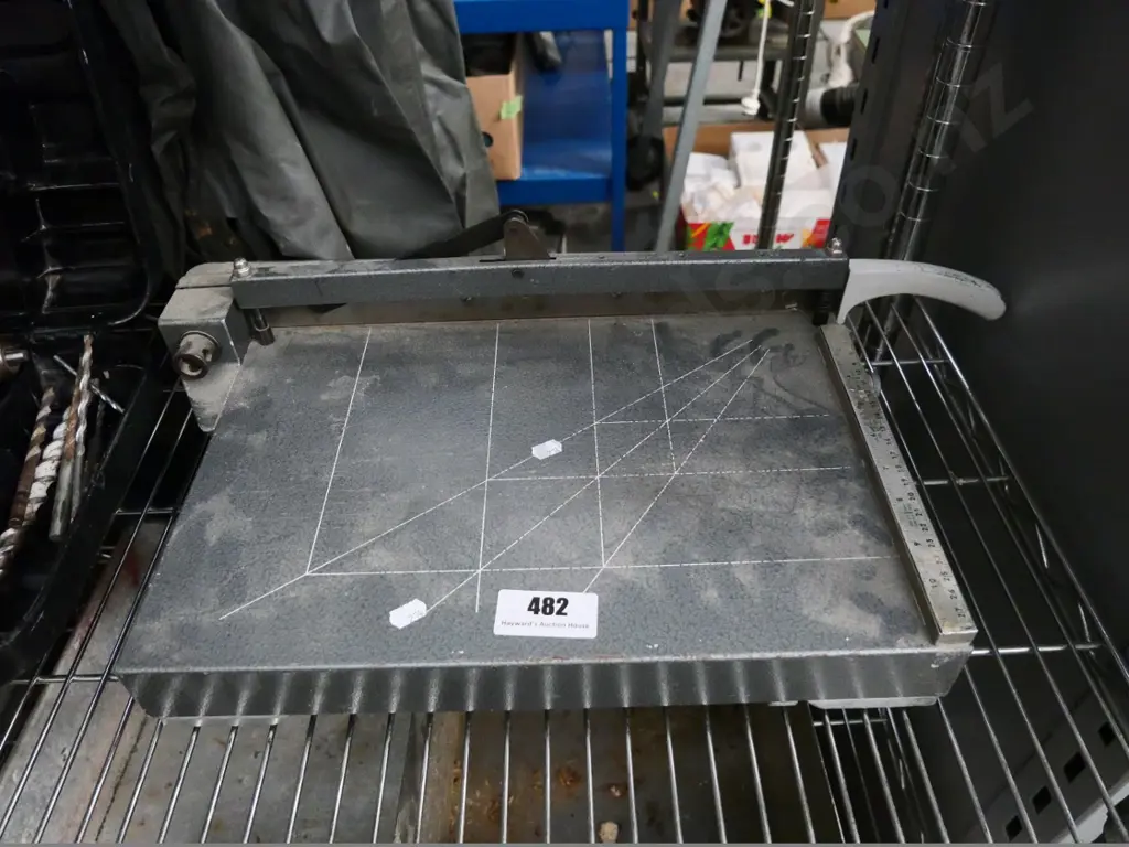 small guillotine Image 1++