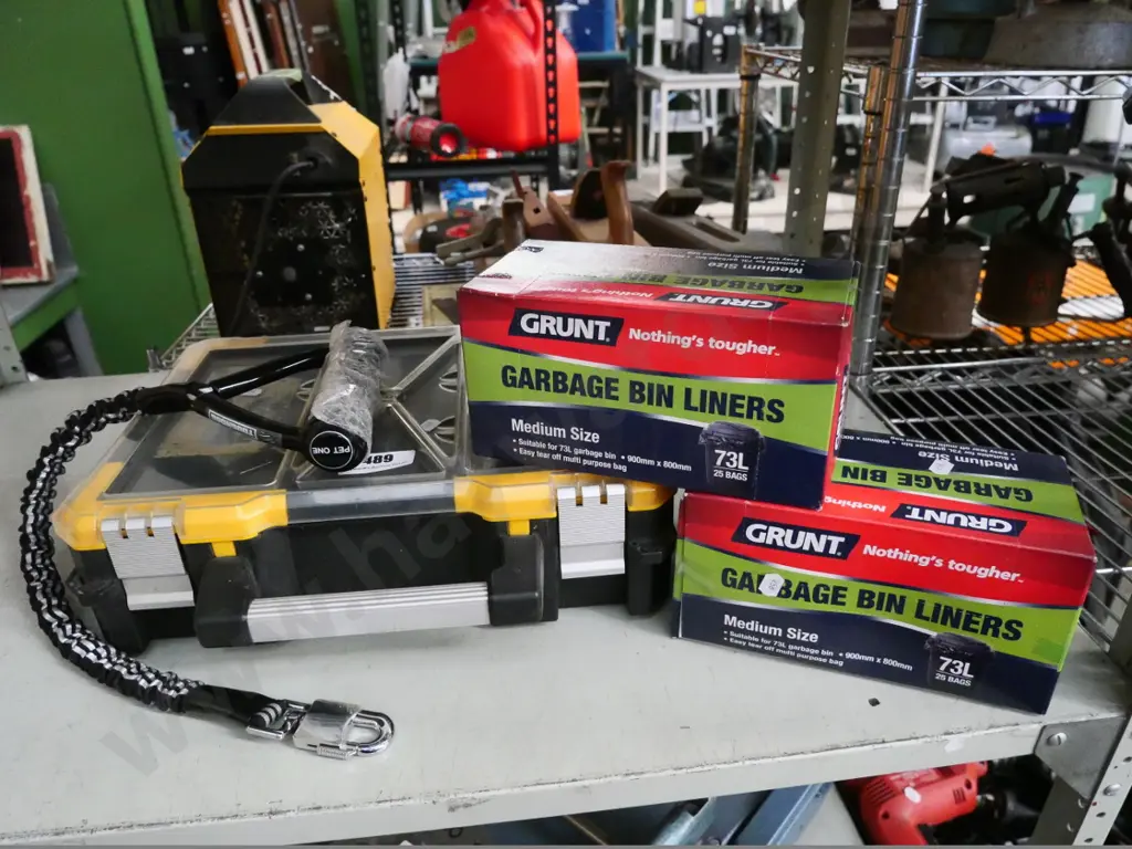 toolbox, garbage bags, dog lead Image 1++