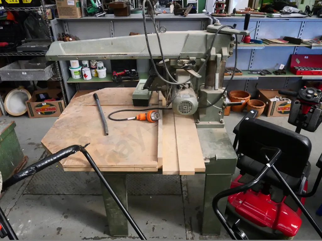 3-phase radial arm saw Image 1++
