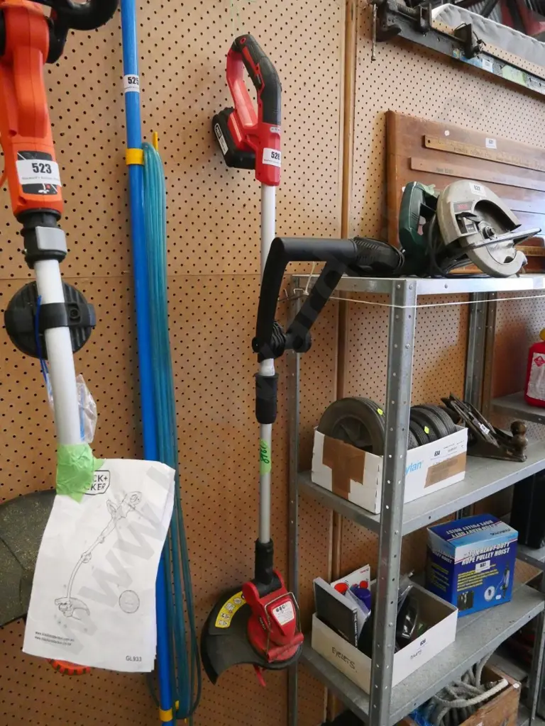 Mako battery powered line trimmer Image 1++