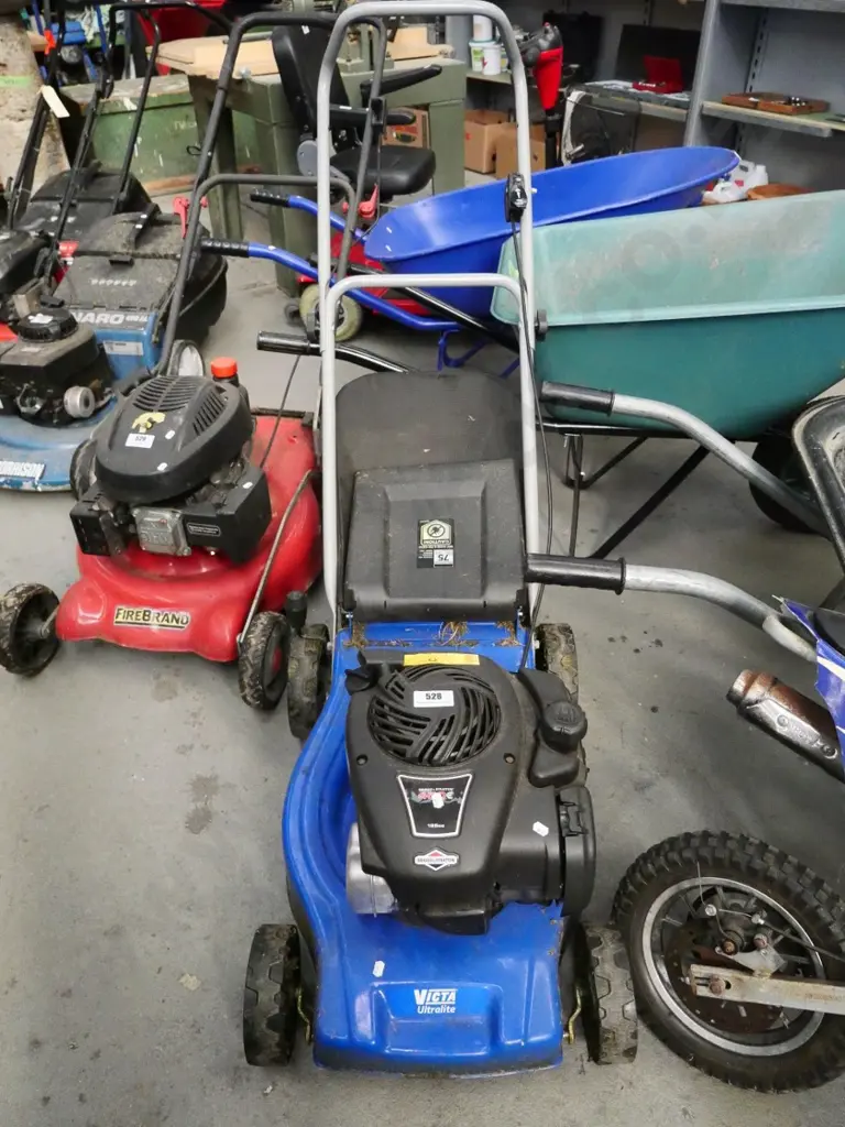 Victa Ultralight 4-stroke lawnmower - untested, as-is, no returns Image 1++